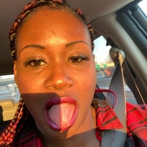 Meet your Posher, April